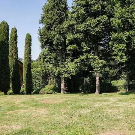 Garden And Lake View Apartment