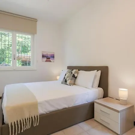 Garden And Lake View Apartment Montorfano