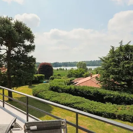 Apartment Garden And Lake View