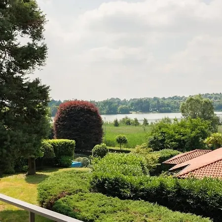 Garden And Lake View *
